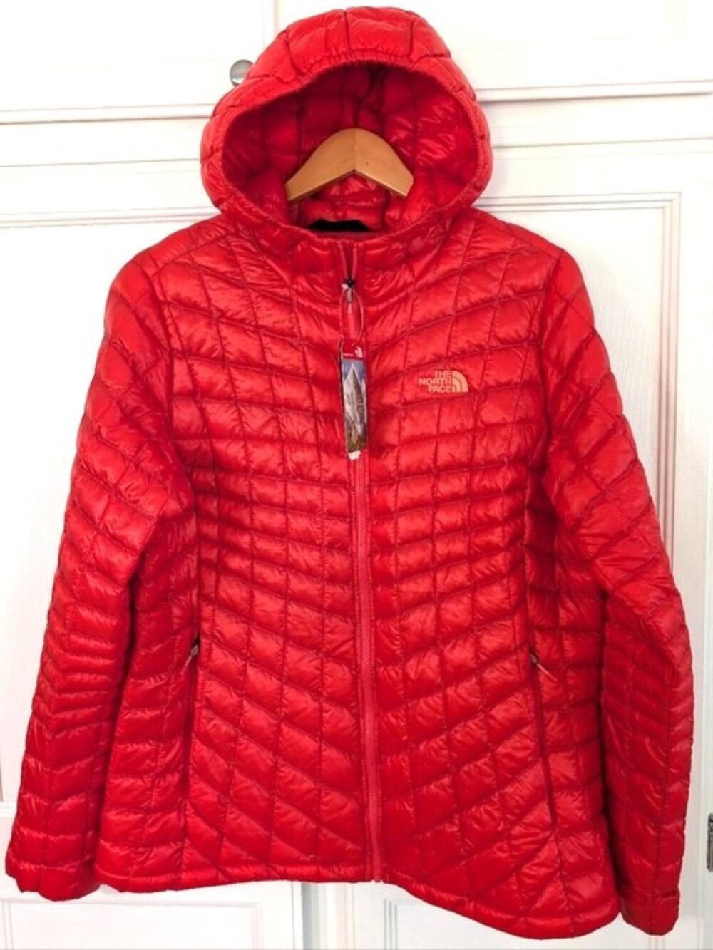 The North Face Women's Red Quilted Hooded Jacket XL